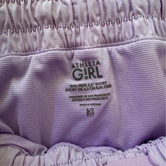 Athleta Girls Run Free 2.5” Shorts - Picture 3 of 3